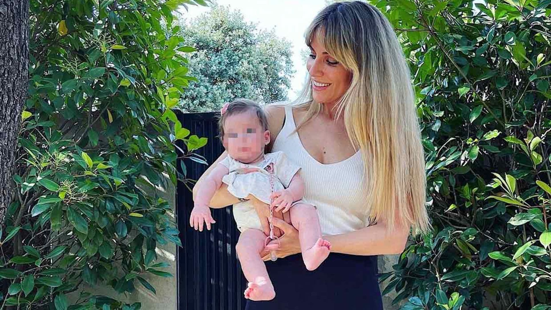 Edurne da la bienvenida al 'verano más bonito' con su hija... y derrite a David de Gea