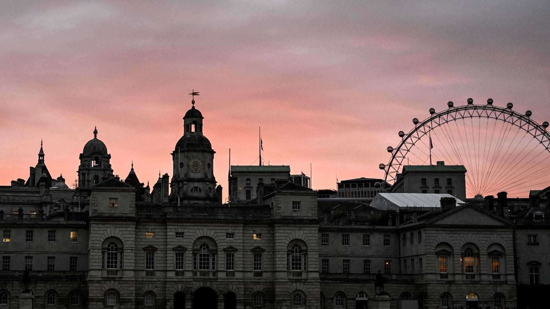 Londres amanece blindado y triste en el día del funeral de Isabel II