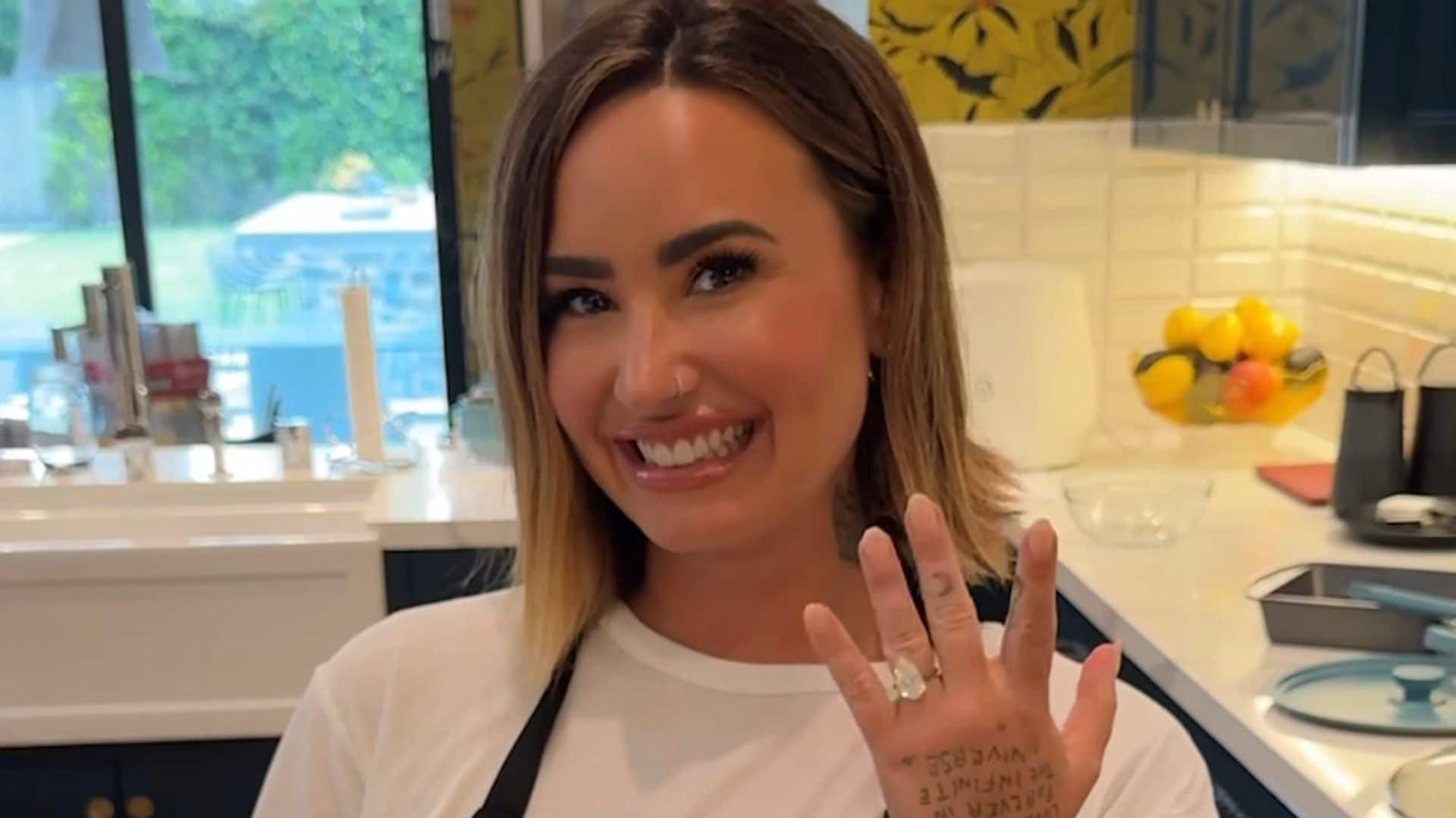 Aprende a preparar la receta de pollo especial de Demi Lovato