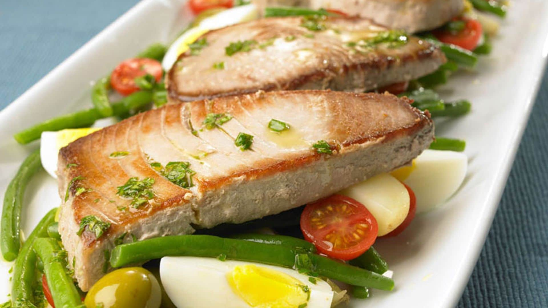 Filetes de atún a la plancha con ensalada de judías verdes