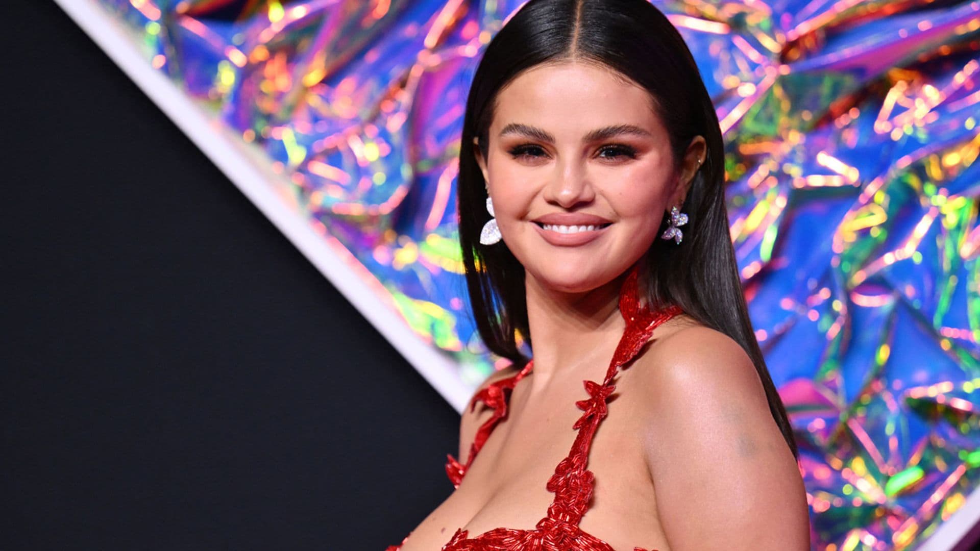 El vestido 'femme fatale' que Selena Gomez ha combinado con joyas valoradas en más de 138.000 euros