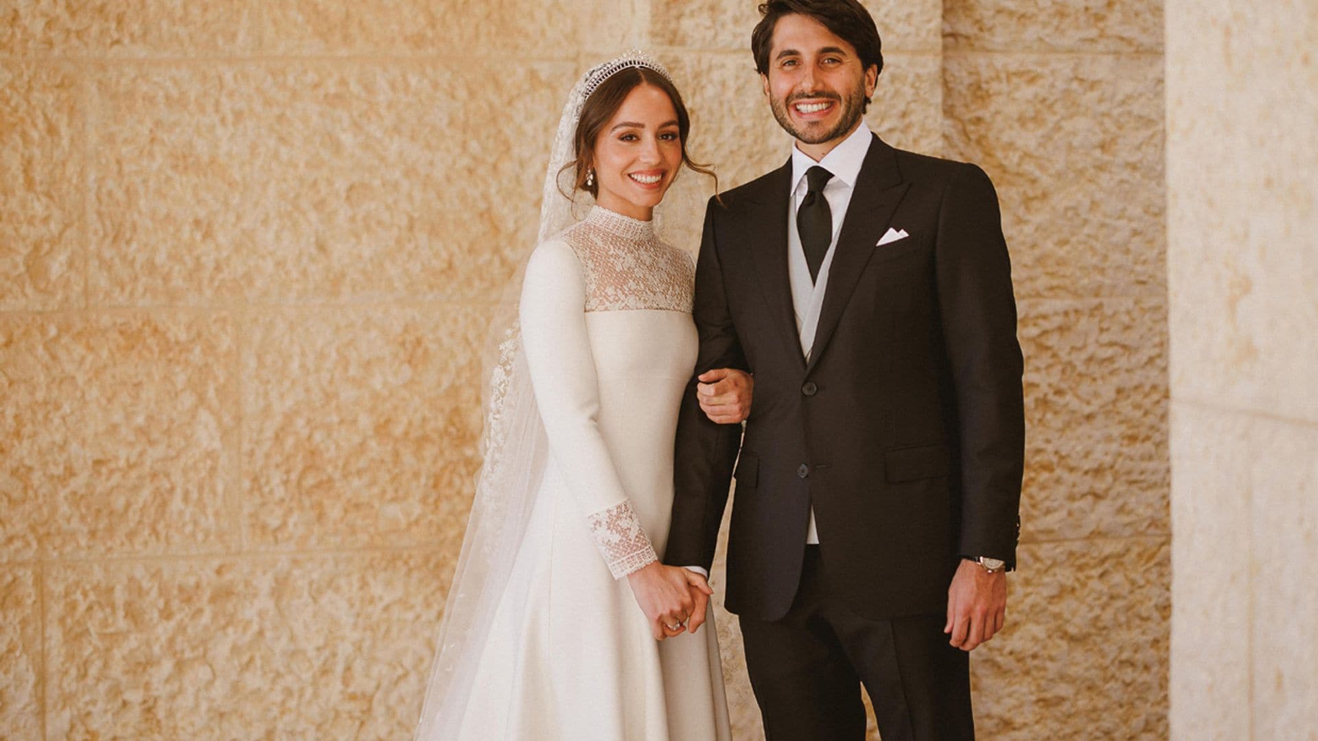 Minimalista y con velo bordado: el vestido de novia de la princesa Iman de Jordania al detalle