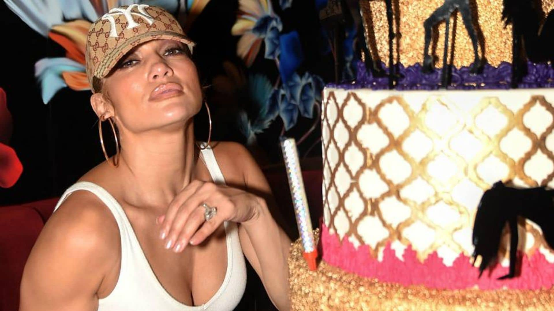 Jennifer Lopez celebra el éxito de 'Hustlers' con un increíble pastel