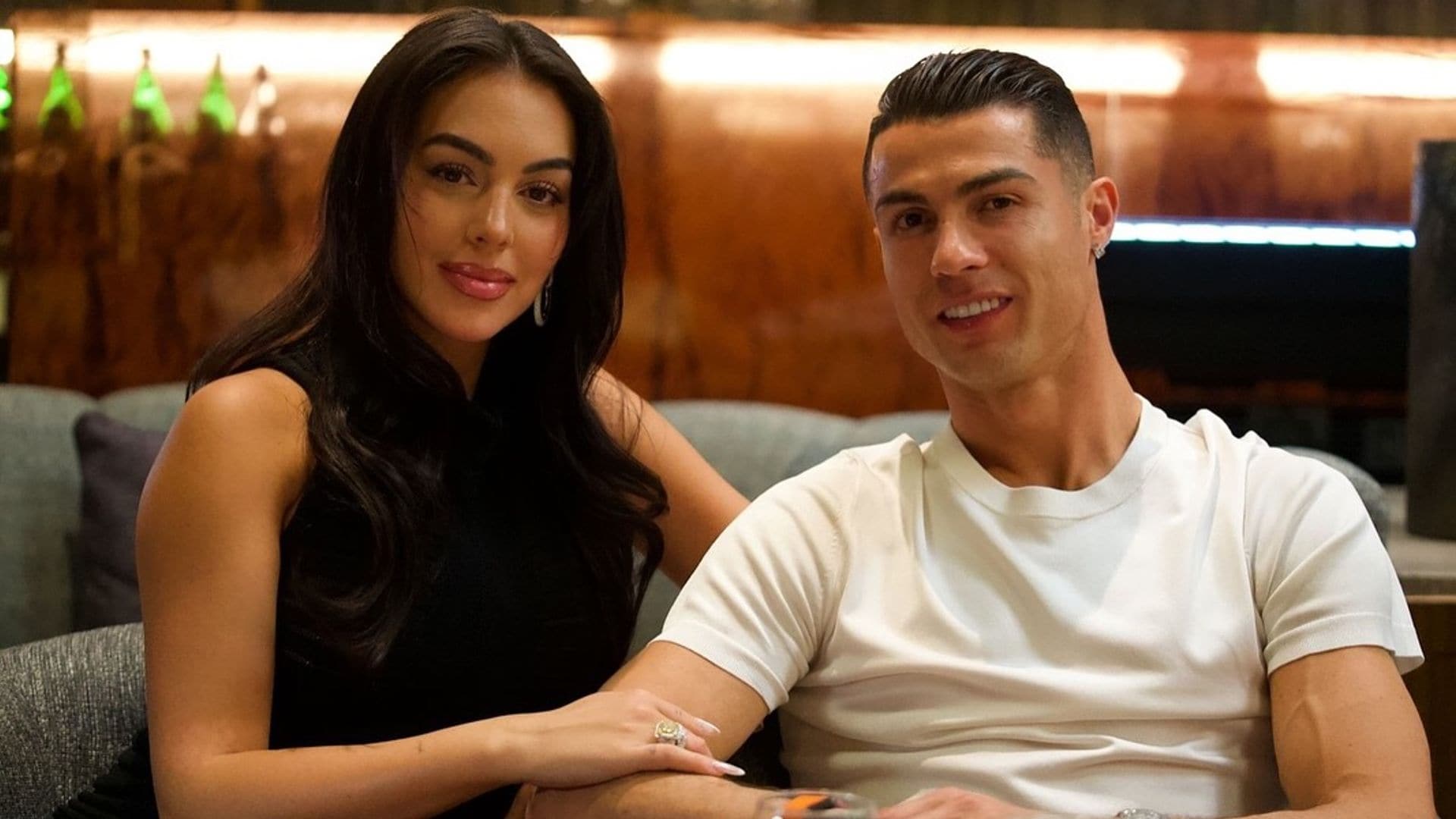 Así es el nuevo jet privado de Cristiano y Georgina: 50 millones y personalizado con todo lujo de detalles