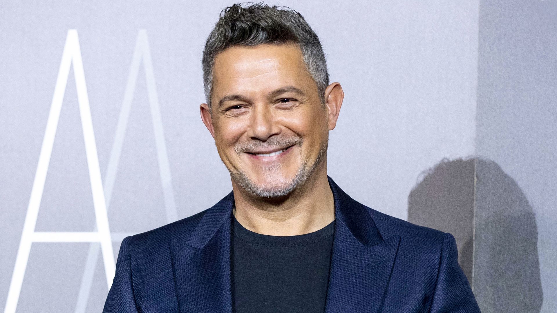 Alejandro Sanz abre su álbum personal de los Grammy Latinos, feliz ...