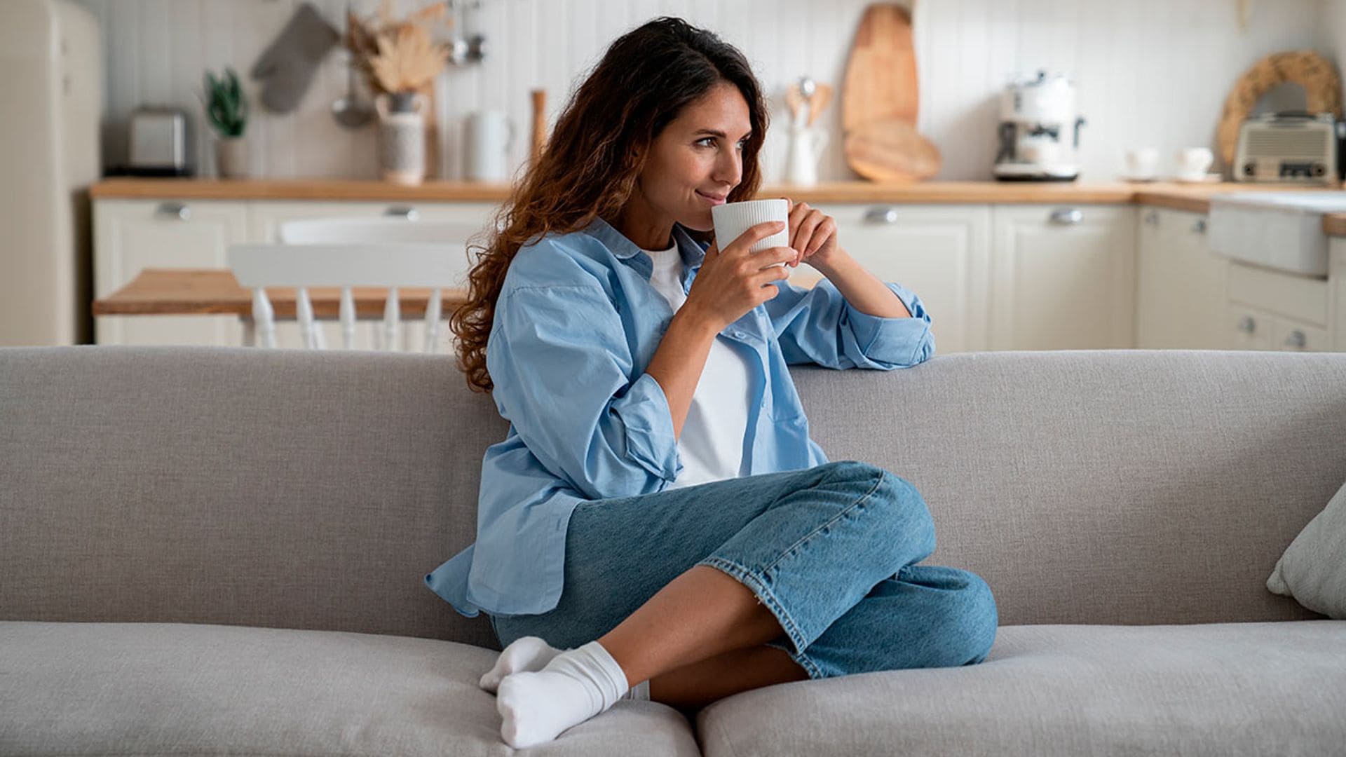 Tomar un vaso de leche caliente ayuda a dormir mejor, ¿mito o realidad?