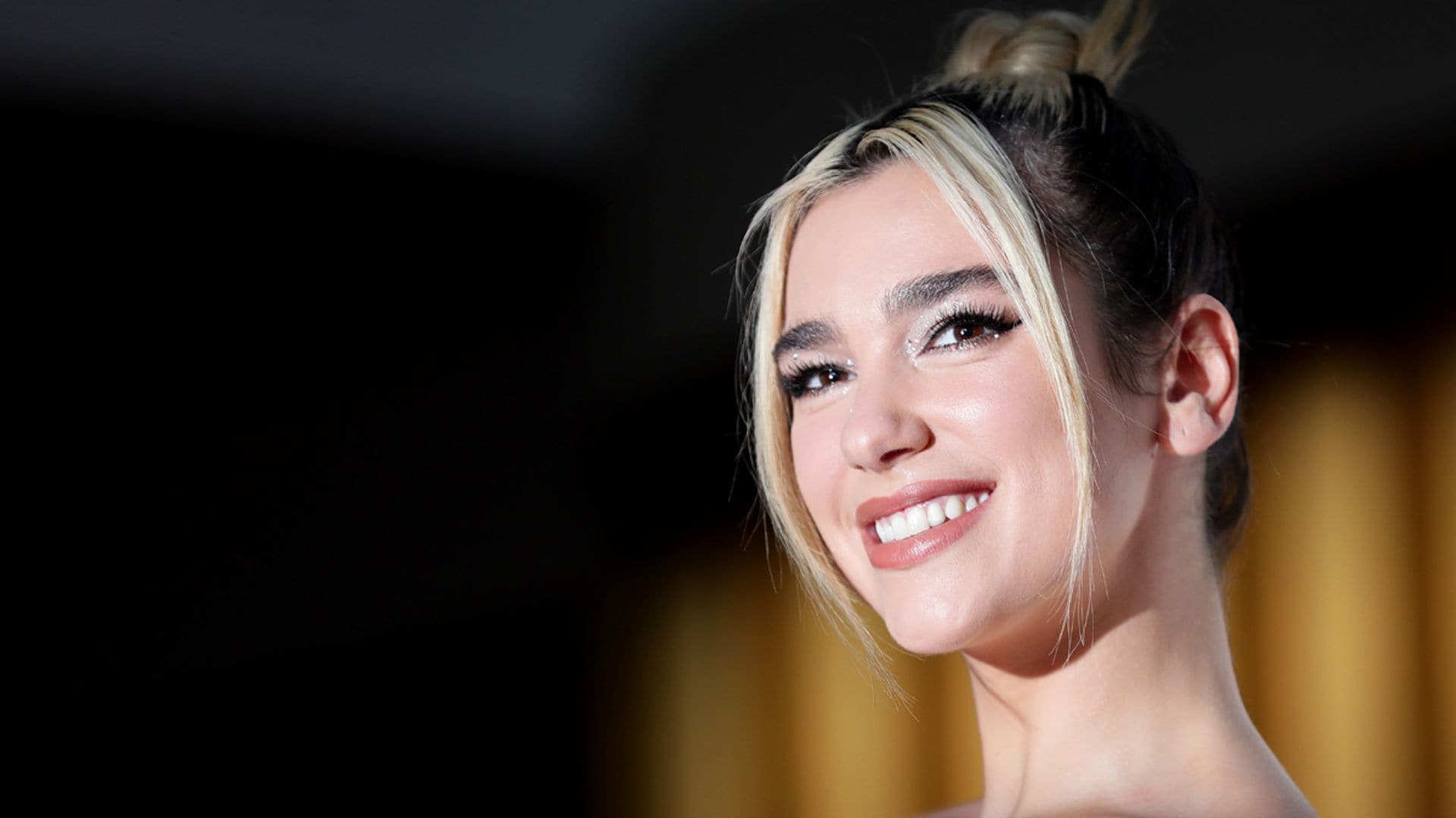 Dua Lipa nos sorprende con una ruta de vinos... ¡por los mejores sitios de Barcelona!