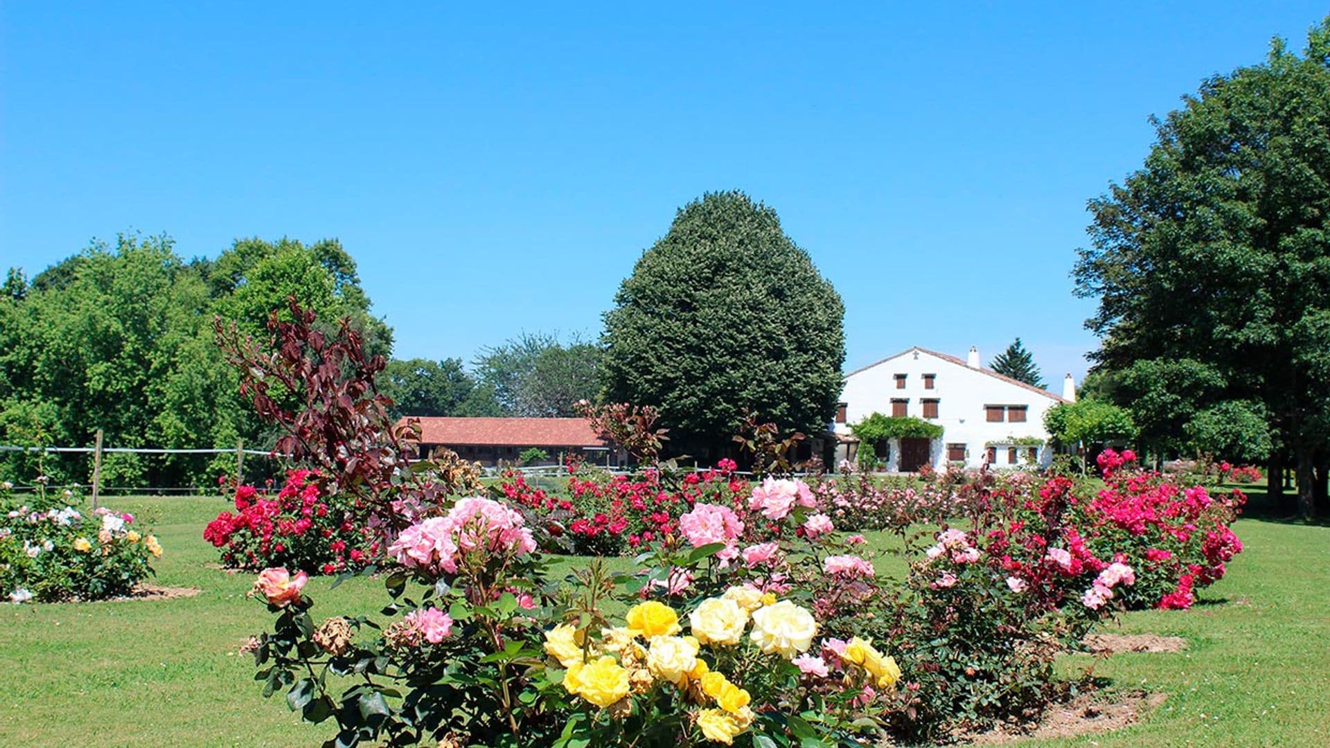 Espacios de bodas repletos de flores en los que siempre es primavera