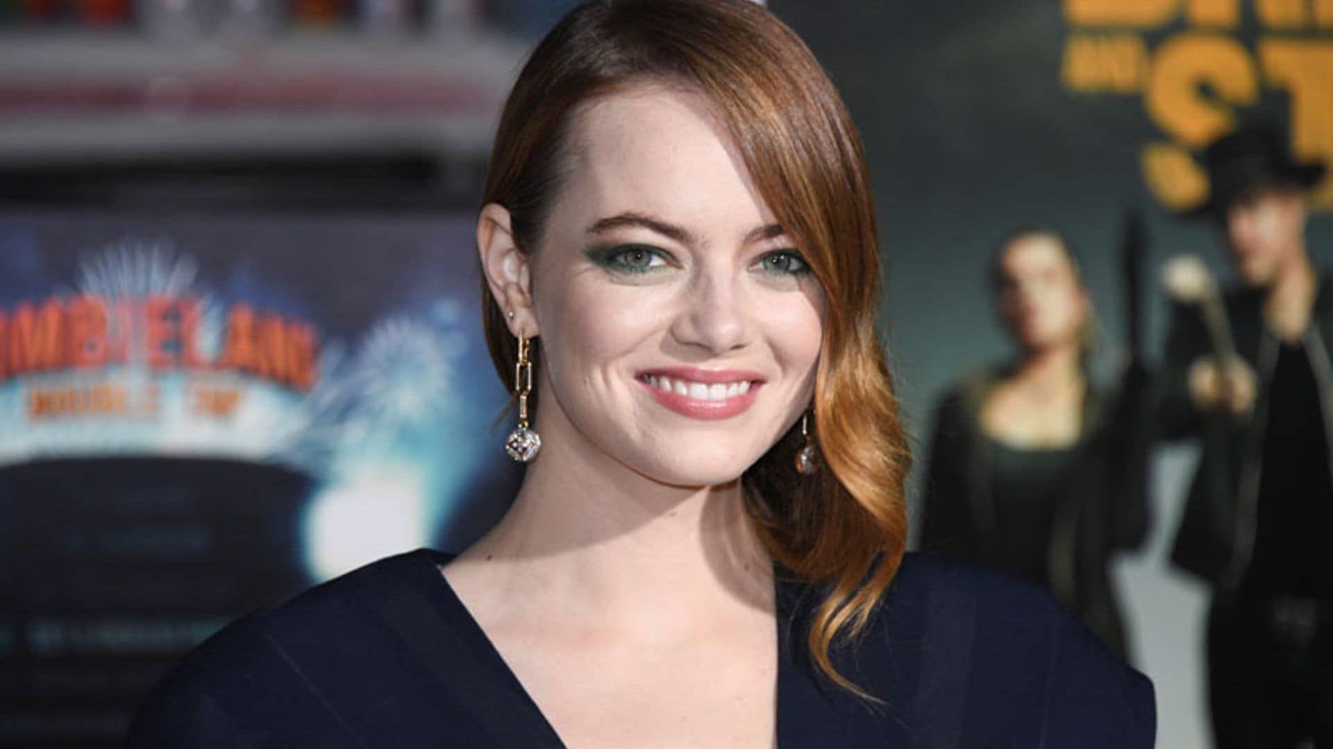 ¿Sabes qué romántico significado esconde el anillo de compromiso de Emma Stone?