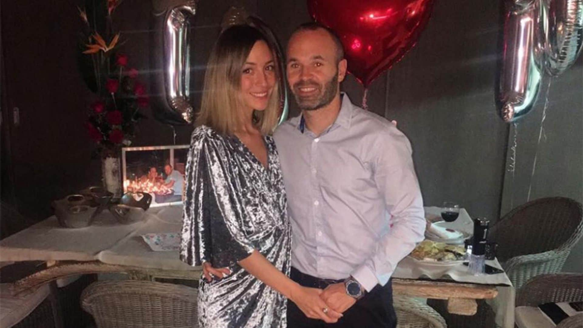 Andrés Iniesta y Anna Ortiz celebran una década de amor