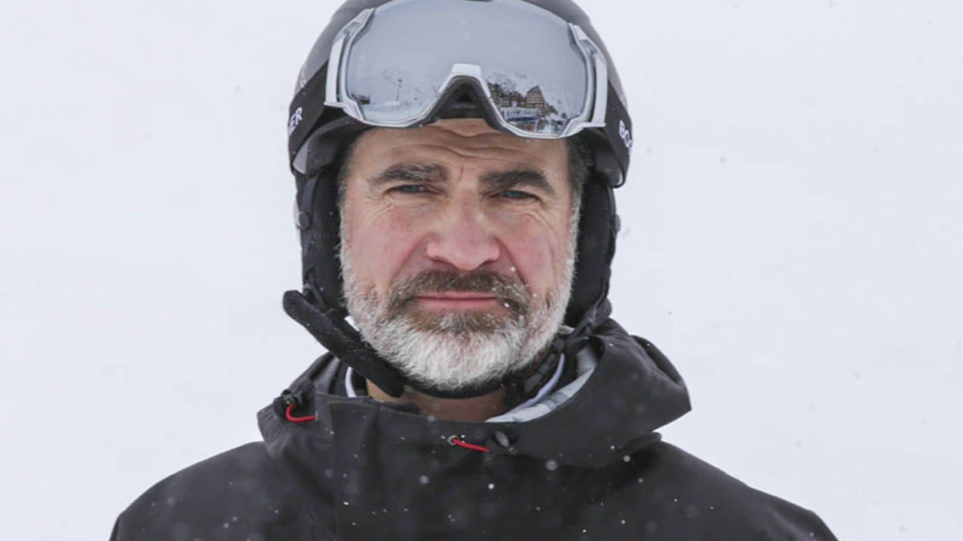 Don Felipe disfruta de la nieve en Baqueira-Beret con unos amigos