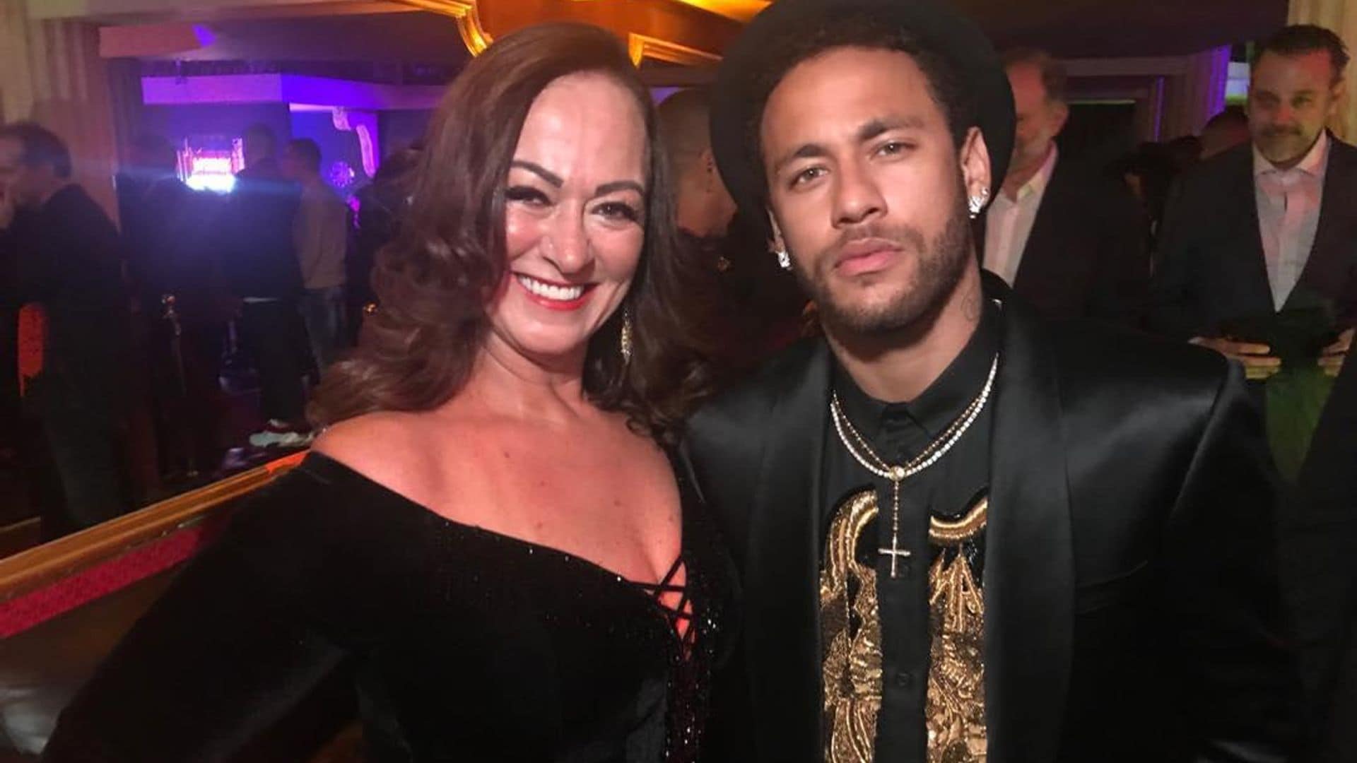 La reacción de Neymar al enterarse que su madre tiene de novio a un ‘gamer’ de 22 años