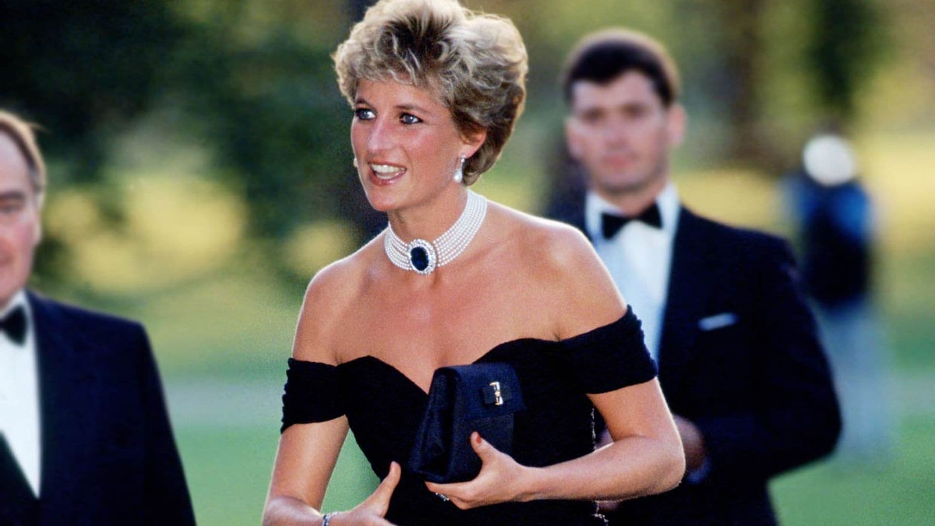 El de la 'venganza' de Diana y otros vestidos históricos que comprarás esta primavera