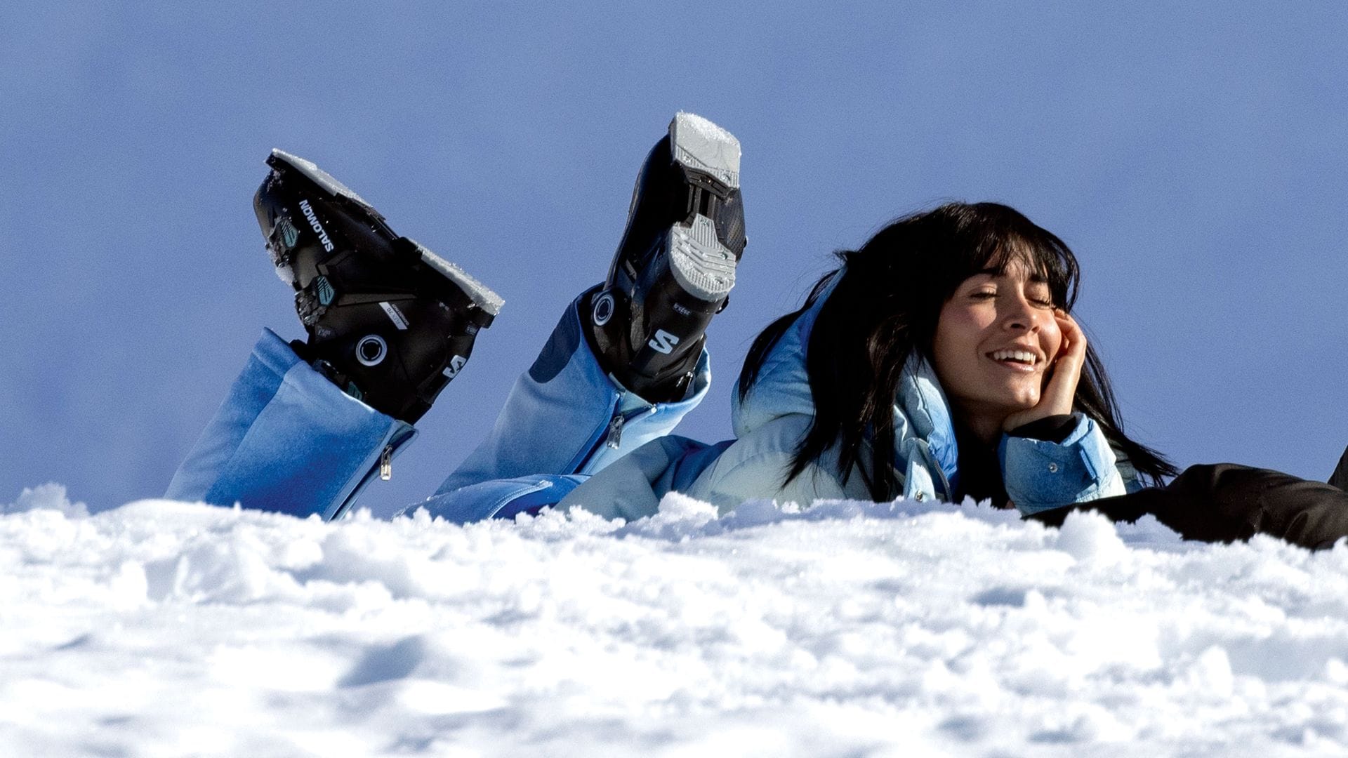 Aitana, muy sonriente en la nieve