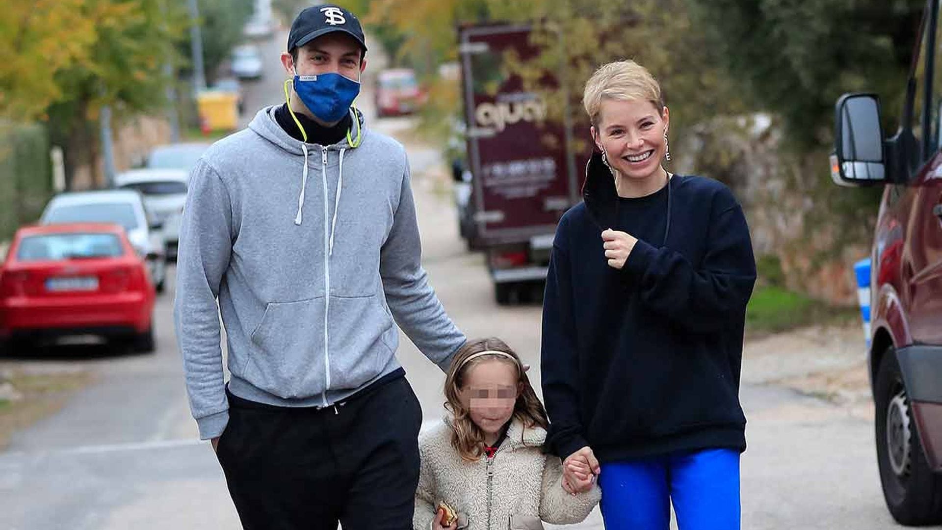 La foto de familia de Soraya a las puertas de su nuevo hogar