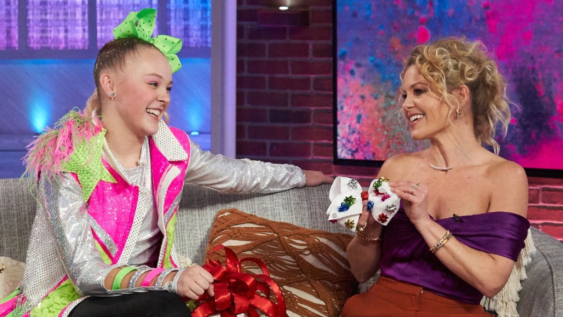 Candace Cameron Bure explica el origen de su enfrentamiento con JoJo Siwa