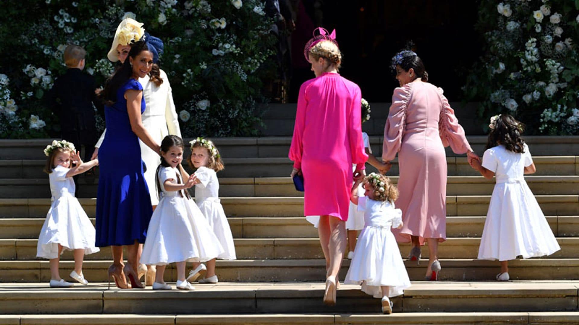 Uniformes para los pajes y vestidos de alta costura para las seis damitas, así viste la corte de Meghan