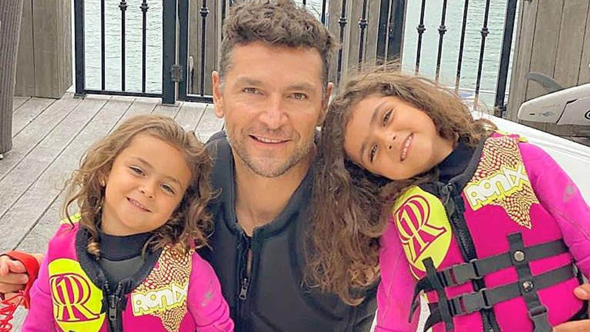 Las hijas de Jacky Bracamontes se llevan un gran susto con su papá: ¡nadaban cerca de un tiburón!