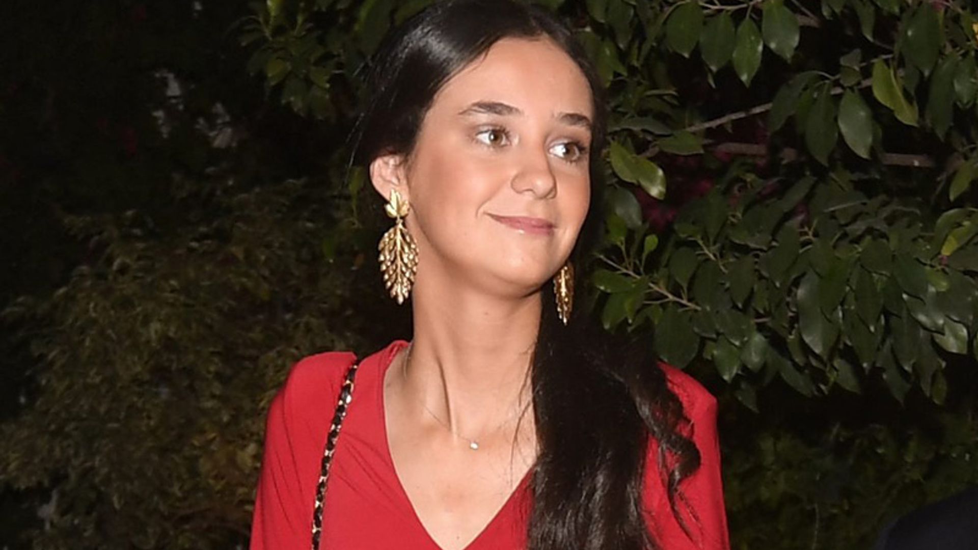 Victoria Federica brilla en su puesta de largo con un vestidazo 'rojo Letizia'