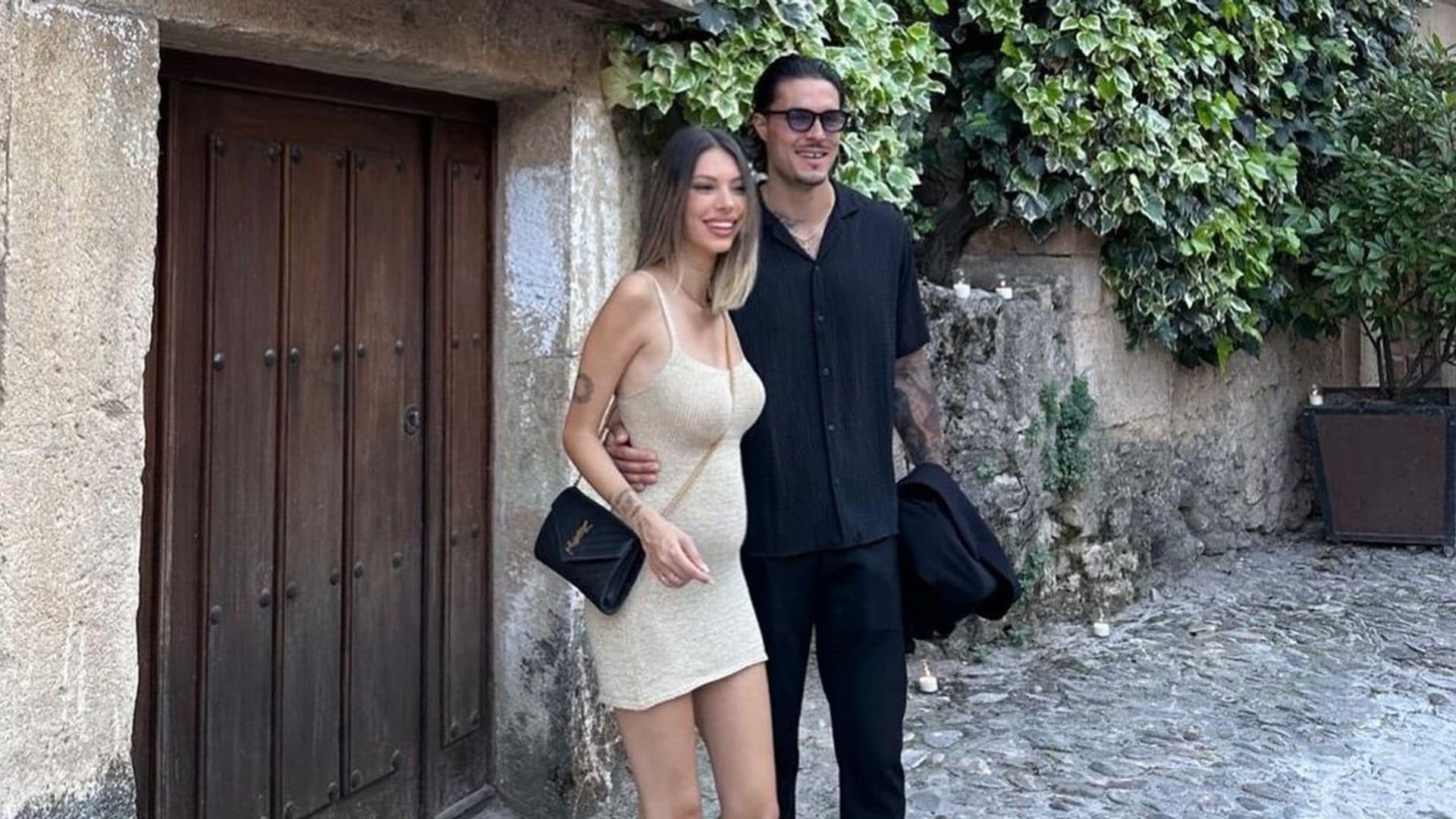 Alejandra Rubio luce embarazo y posa orgullosa junto a Carlo Costanzia  en su escapada a Pedraza