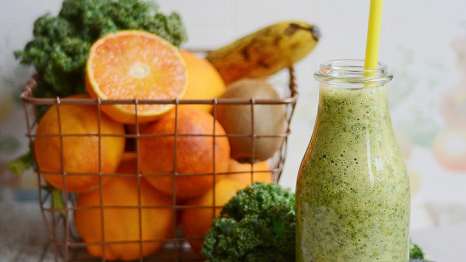 smoothie kale platano naranja kiwi