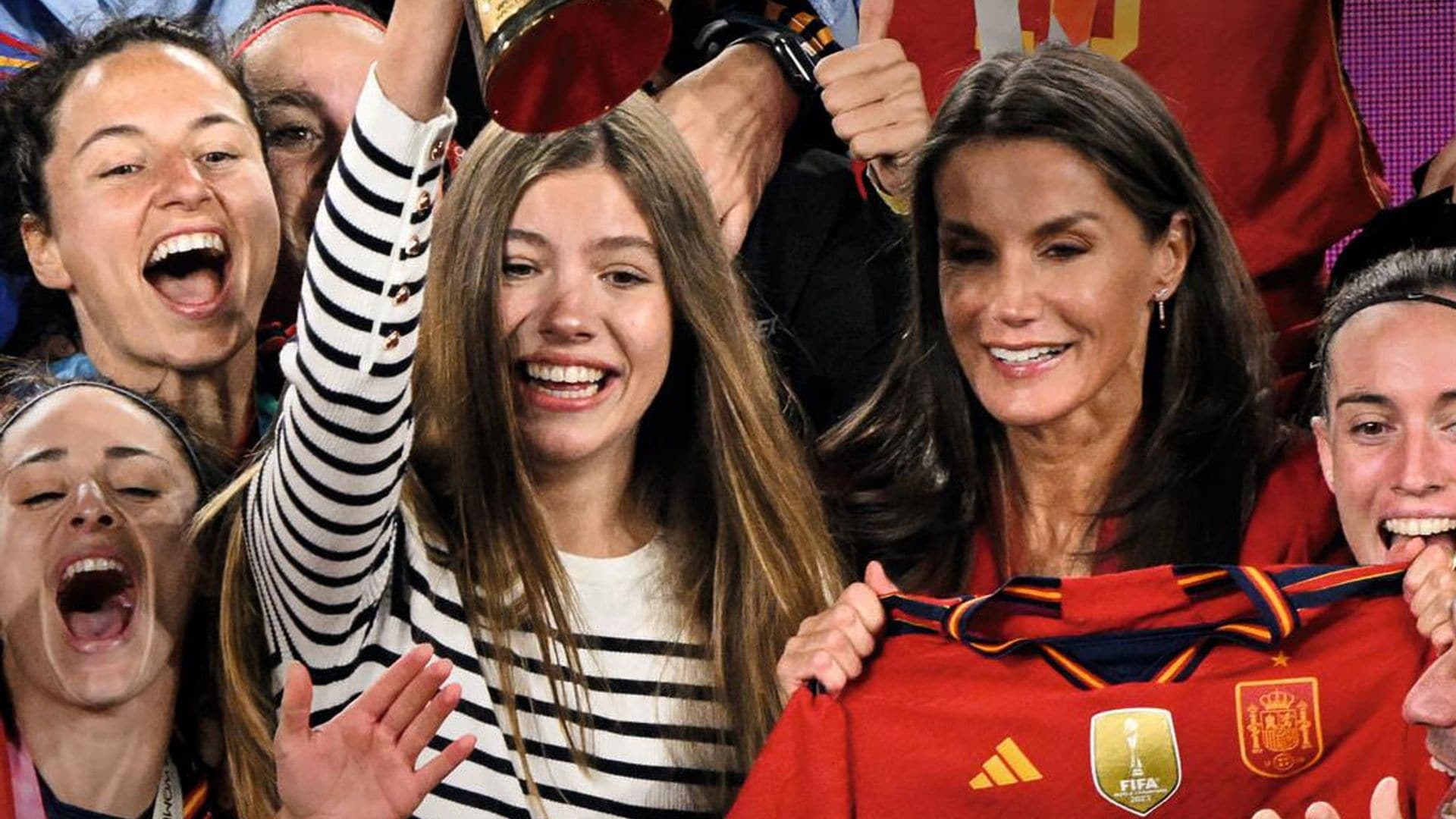 Las mejores imágenes y toda la emoción del histórico triunfo de España: la Reina Letizia y la infanta Sofía vibraron con las nuevas reinas del mundo