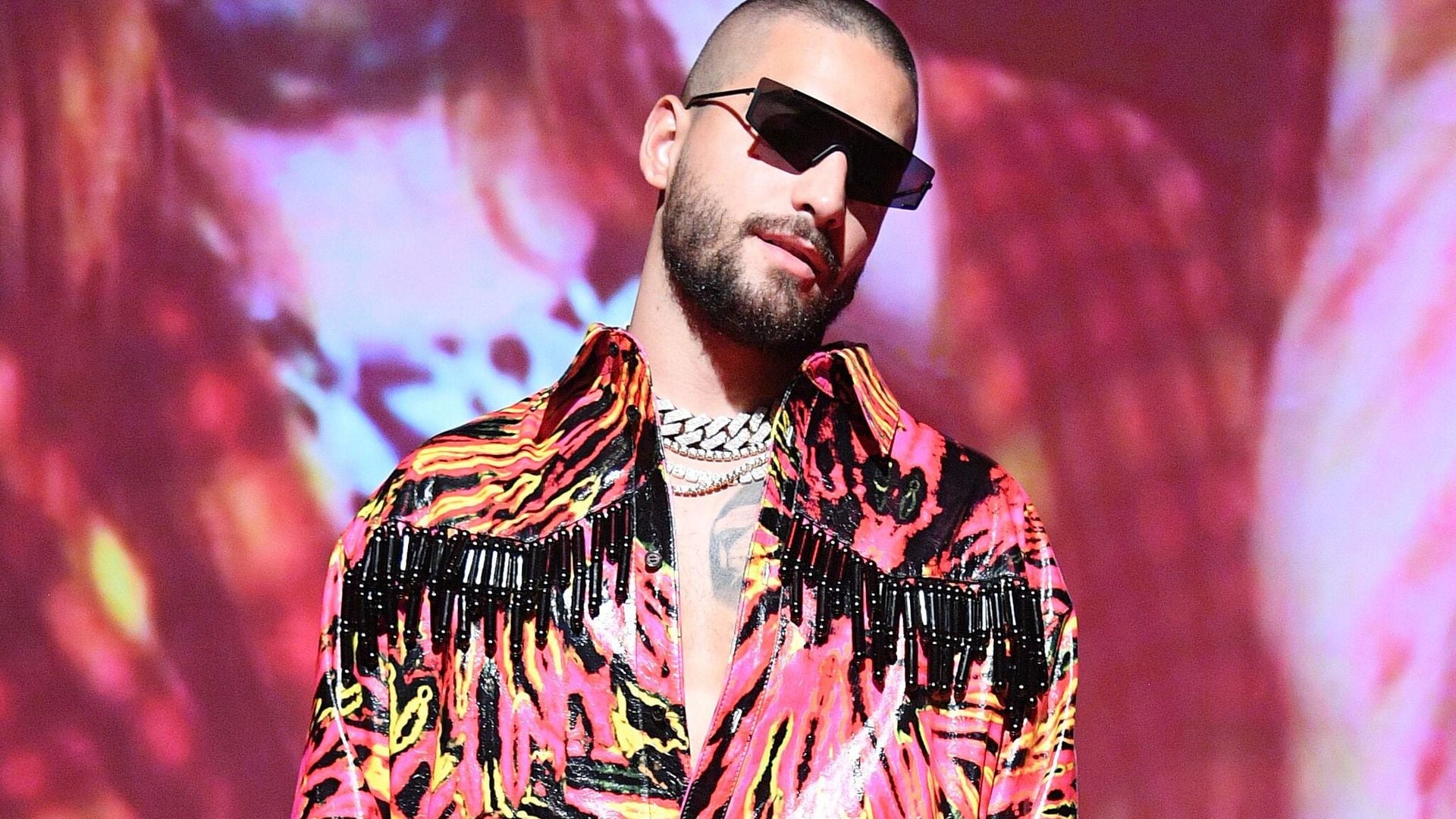 Maluma comparte la emoción por su nominación en los Grammy con la mujer de su vida