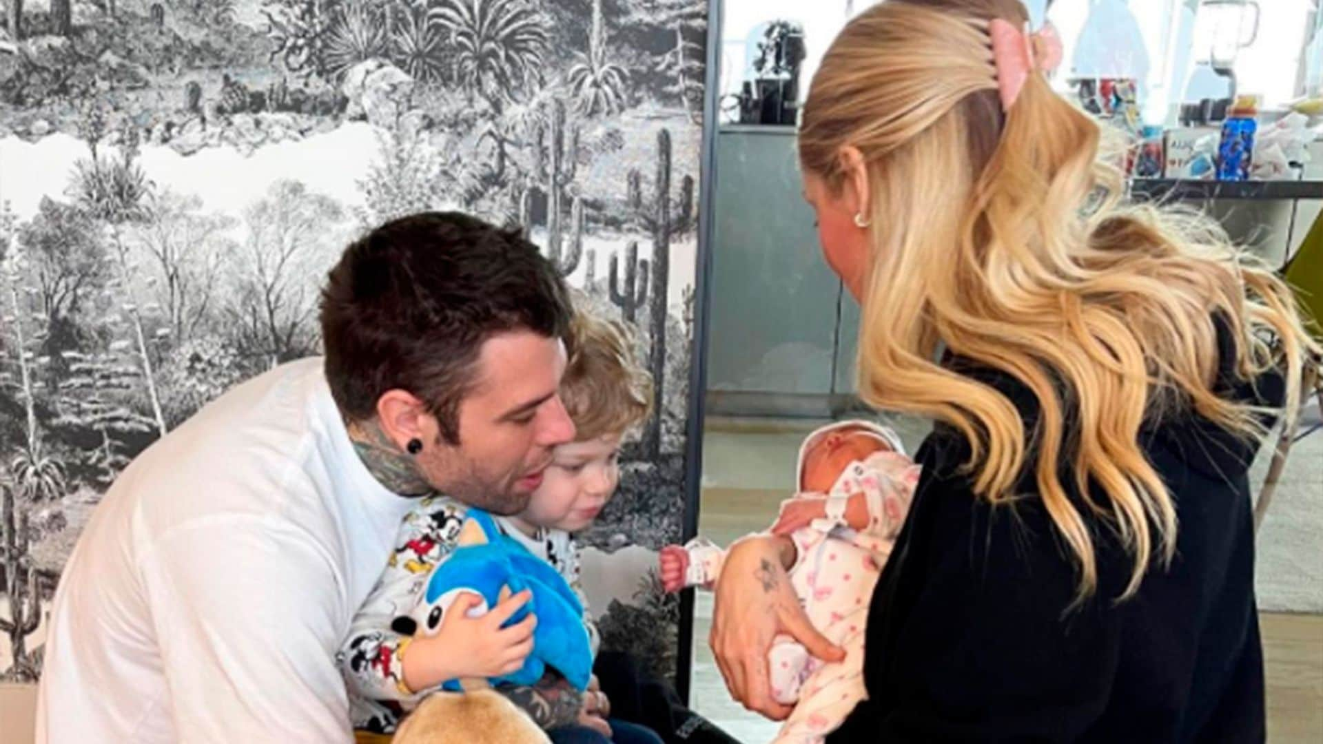 El adorable regalo de Leo, hijo de Chiara Ferragni, para su hermanita Vittoria en su primer encuentro