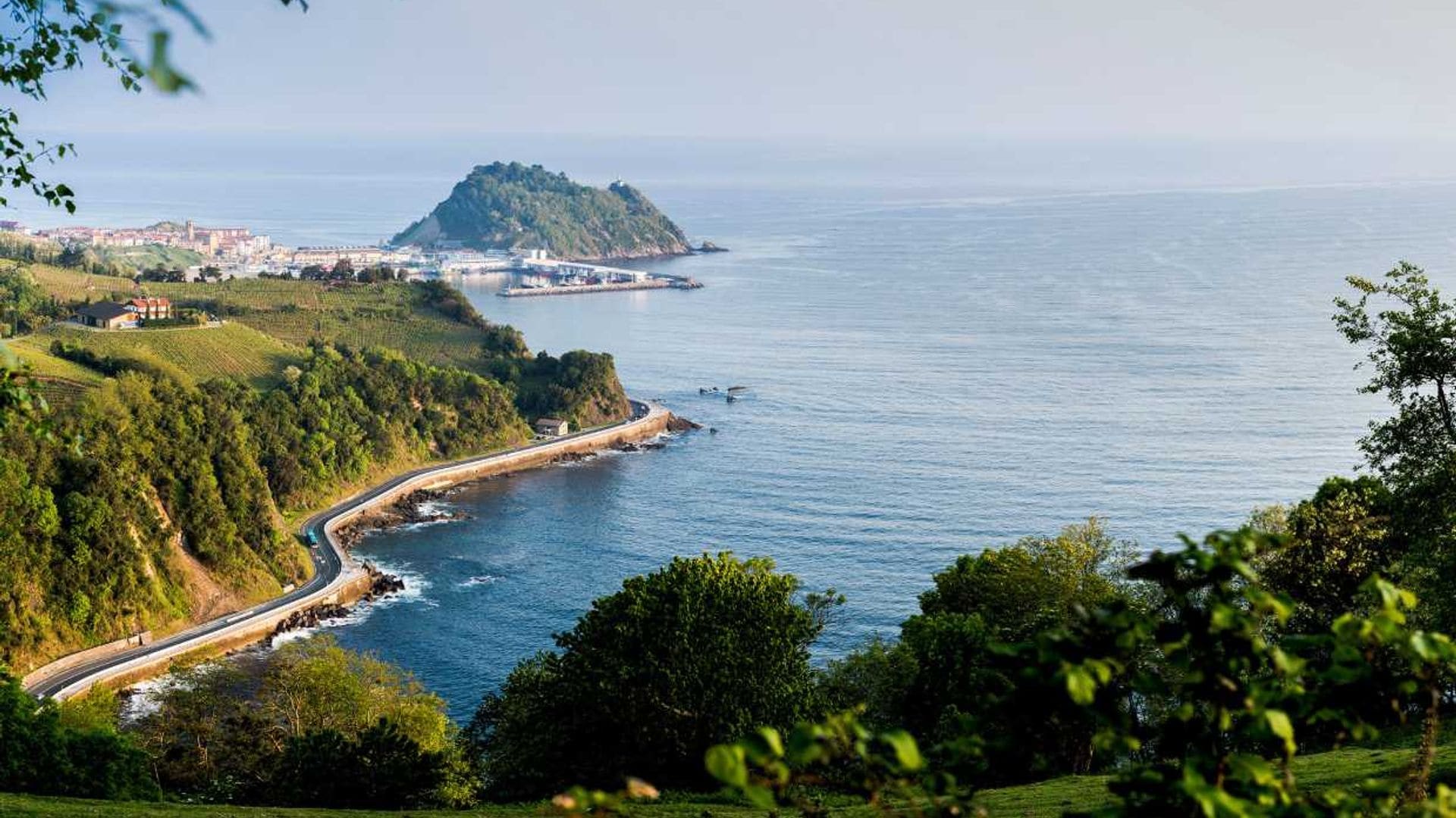 Surf y buena mesa en Zarautz y Getaria