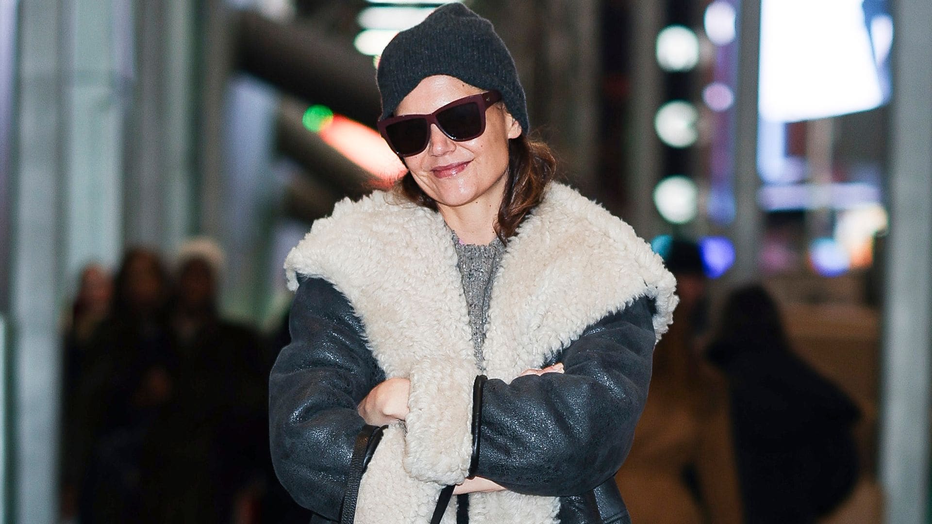 Katie Holmes revela el accesorio imprescindible para este invierno