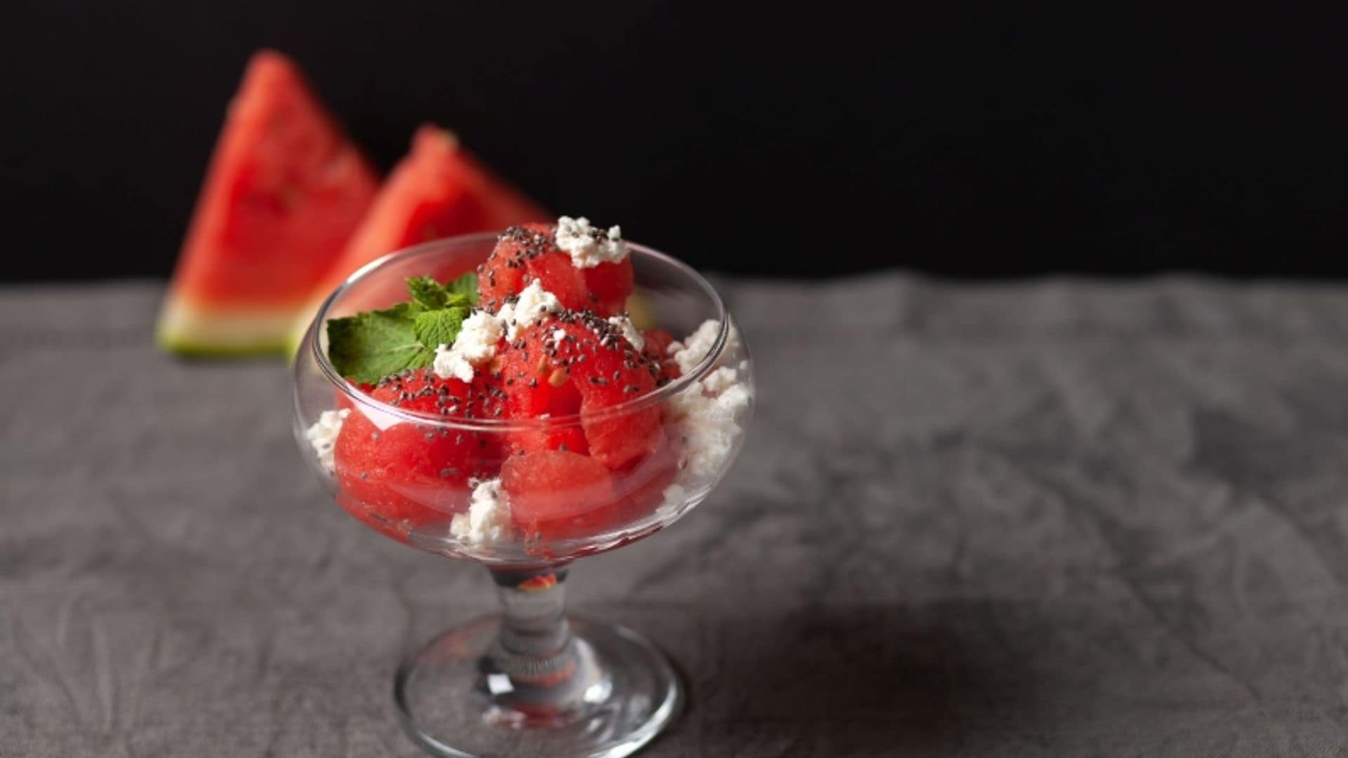 Postre de sandía con queso feta