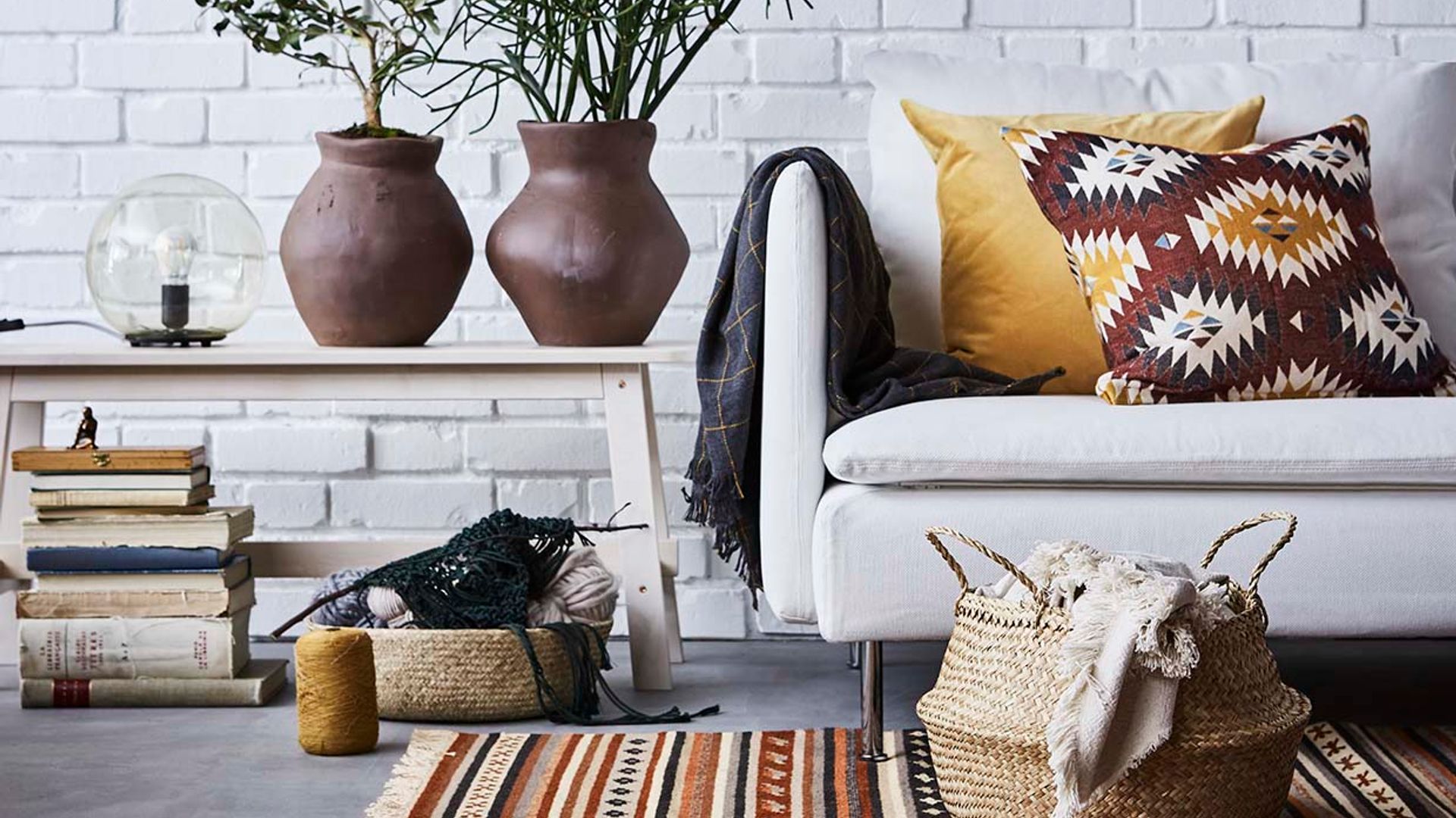 Cojines, alfombras, pufs y otros textiles en clave 'boho'. ¡Son tendencia!