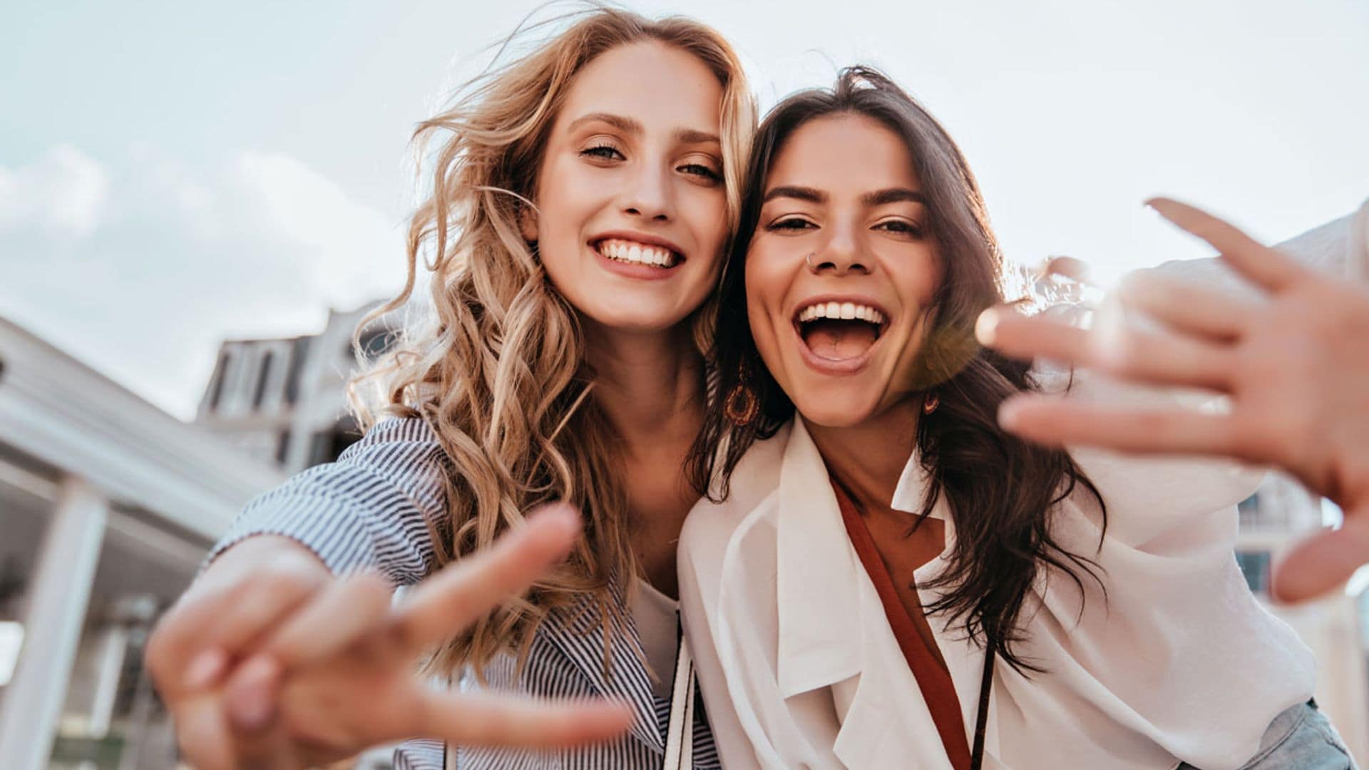 ¿Puede una sonrisa bien cuidada hacer que parezcamos más jóvenes?