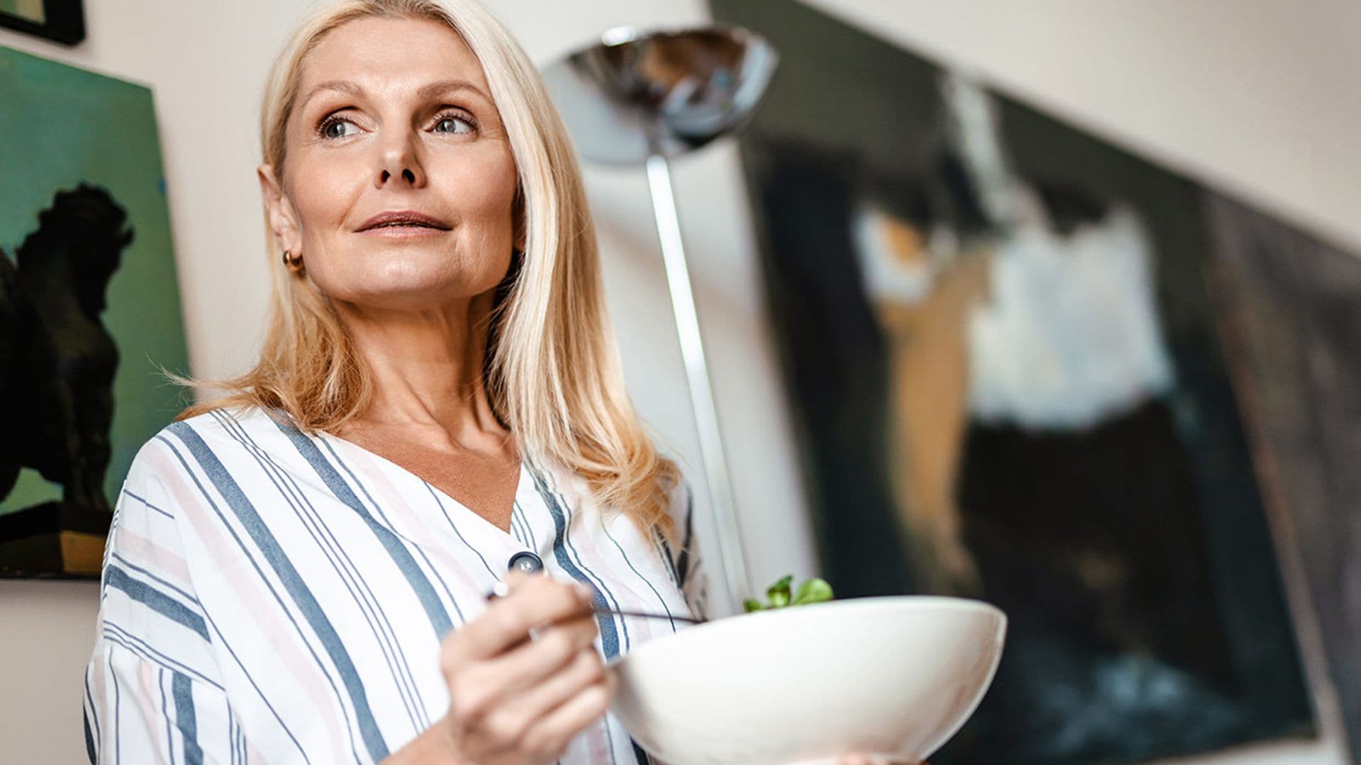 ¿La menopausia engorda? Una experta nos cuenta cómo afrontar nuestra nutrición en esta etapa