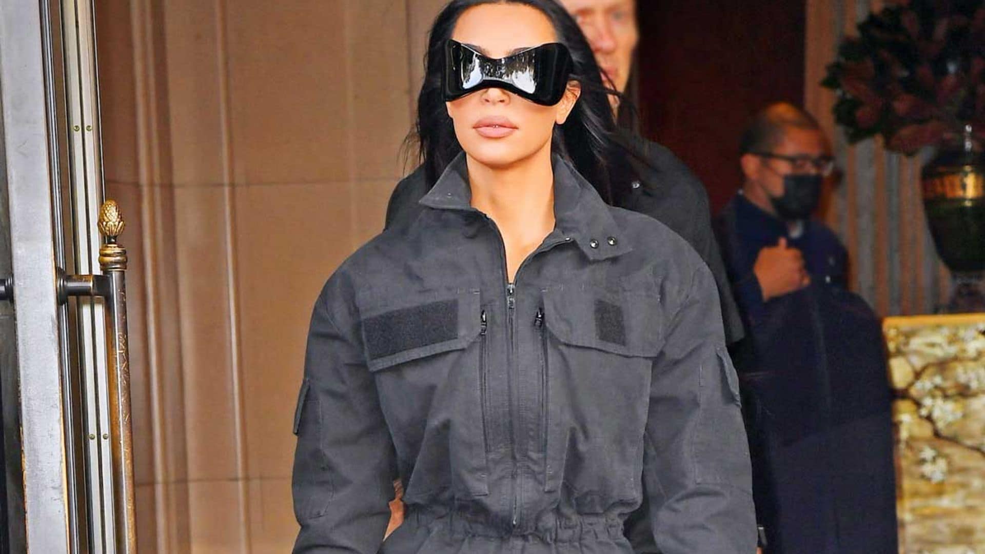 El misterioso posado en bikini de Kim Kardashian que arrasa entre sus fans