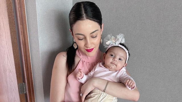 Tessa y su mamá, Paola Dalay