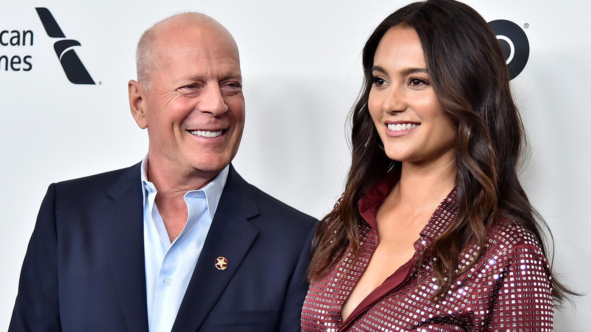 Al borde de las lágrimas, esposa de Bruce Willis asegura: ‘Es difícil saber si está consciente’