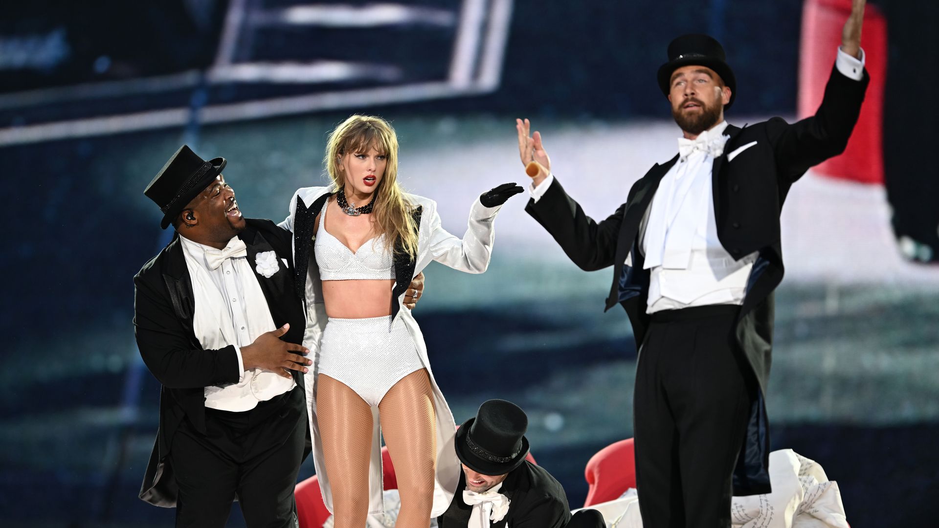 Taylor Swift y Travis Kelce sorprenden en el concierto en Londres con este momentazo