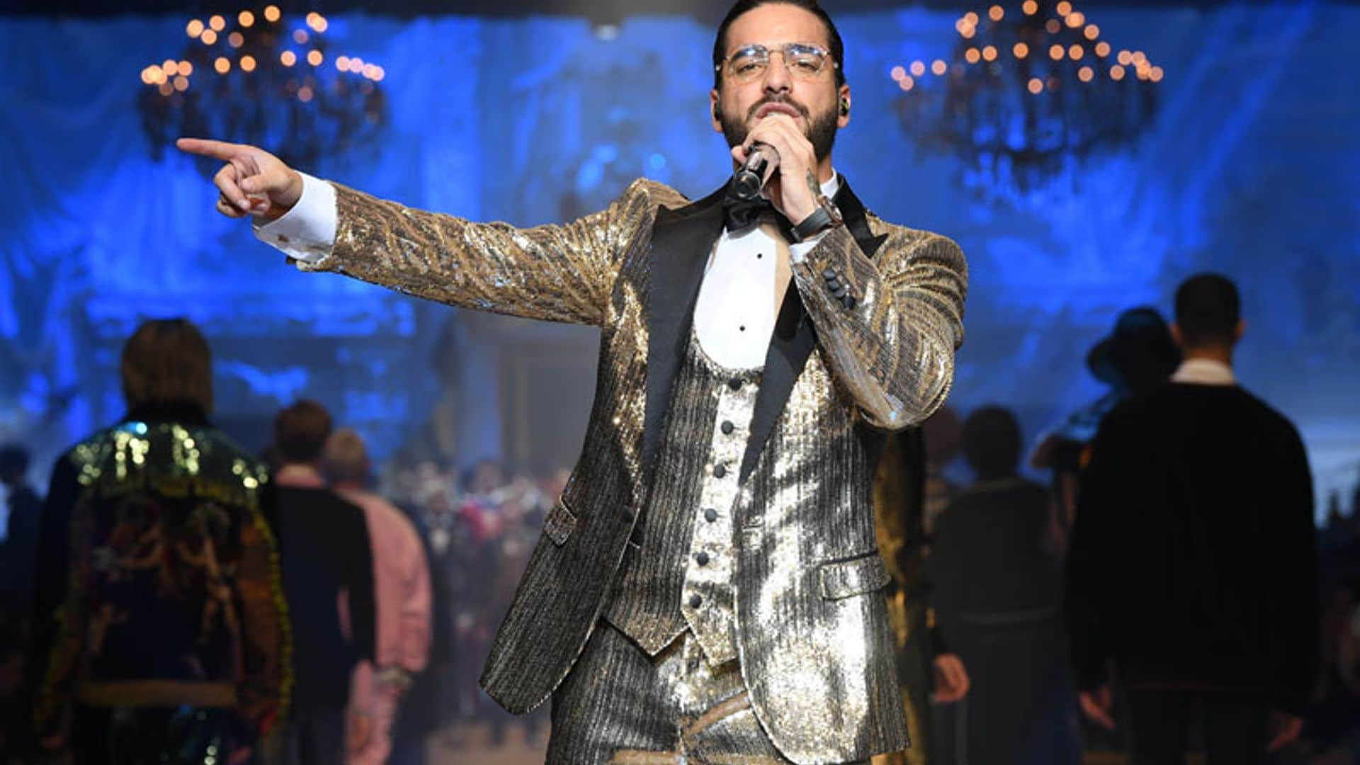 Maluma hace historia en Nueva York vestido de su firma talismán: Dolce & Gabbana