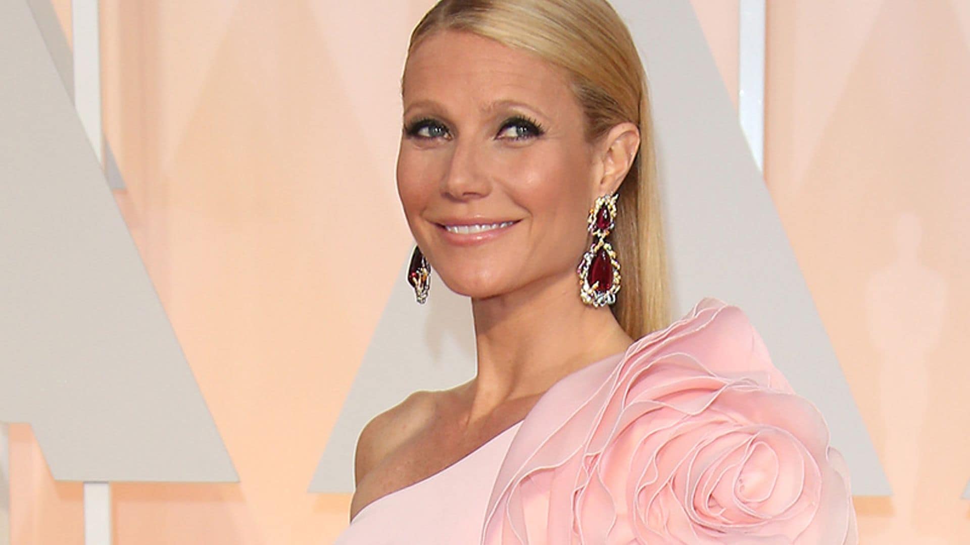 ¿Fan de Gwyneth Paltrow? Ahora puedes hacerte con uno de sus looks de Oscar