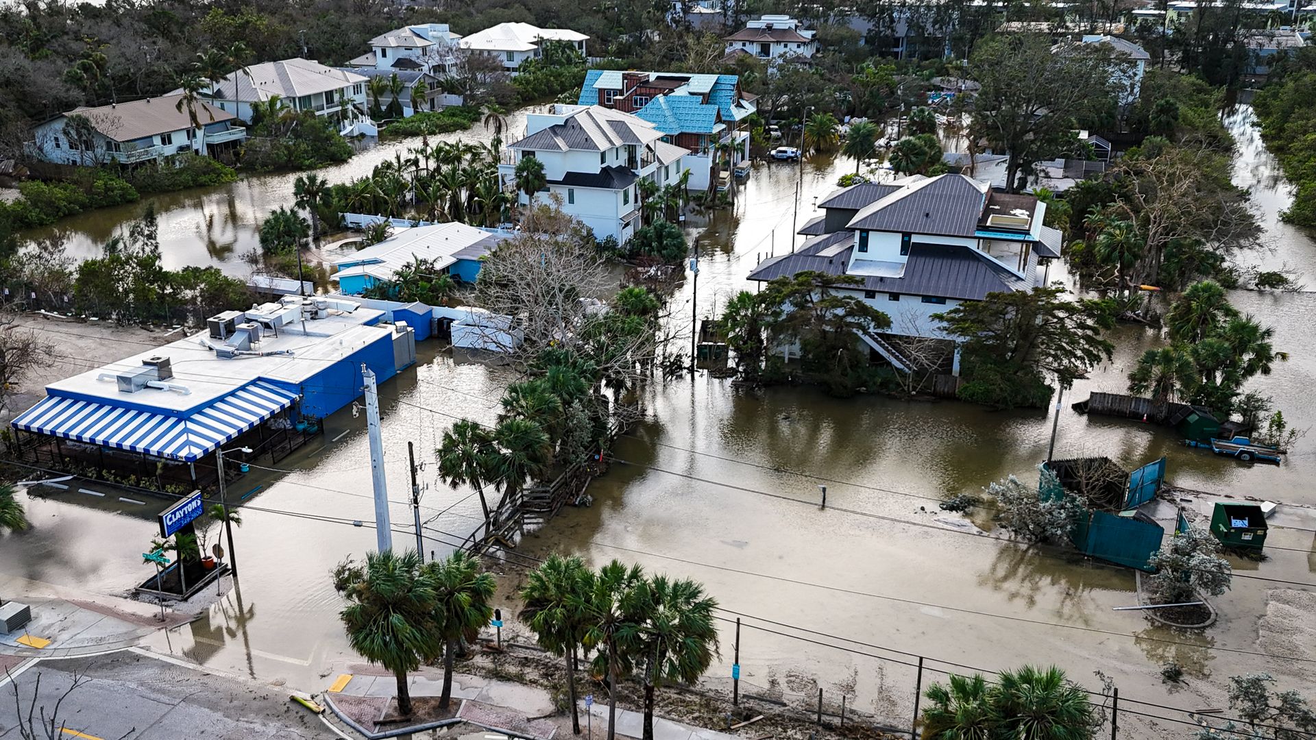 Las impactantes imágenes que deja el huracán Milton a su paso por Florida