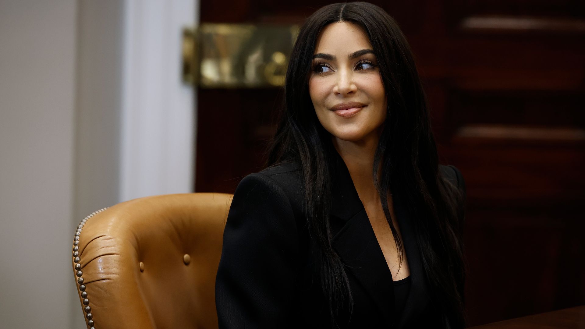 ¿Por qué Kim Kardashian defiende a los tristemente famosos hermanos Menéndez? Exponemos sus argumentos