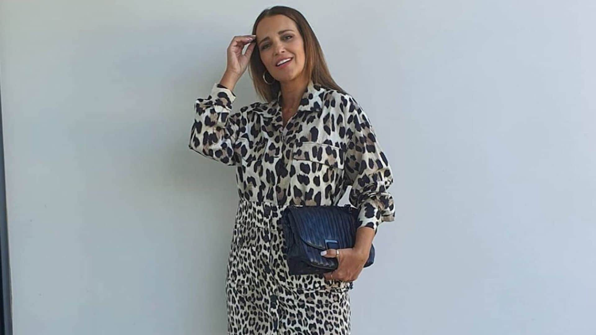 Si quieres vestir de leopardo, copia este look de Paula Echevarría