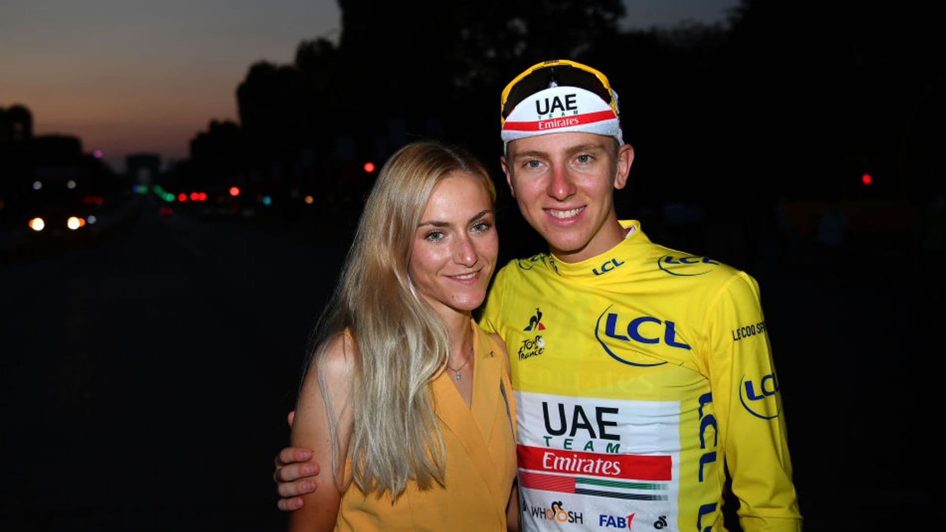 El lado personal de Pogacar, el ‘extraterrestre’ esloveno que ha ganado su tercer Tour de Francia: tiene una novia también ciclista y futura abogada