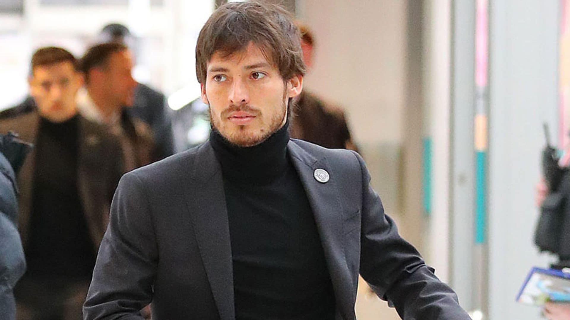 El futbolista David Silva anuncia el nacimiento de su hijo de manera 'prematura extrema'