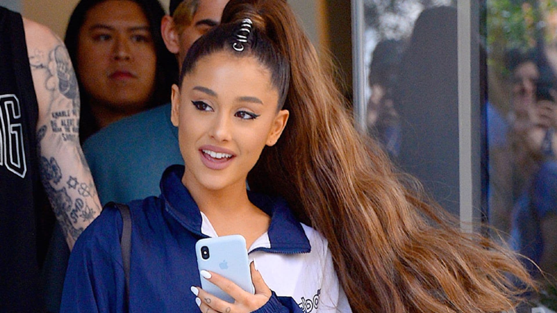 Ariana Grande cambia de look y se atreve con el color de las japonesas 'Harajuku'