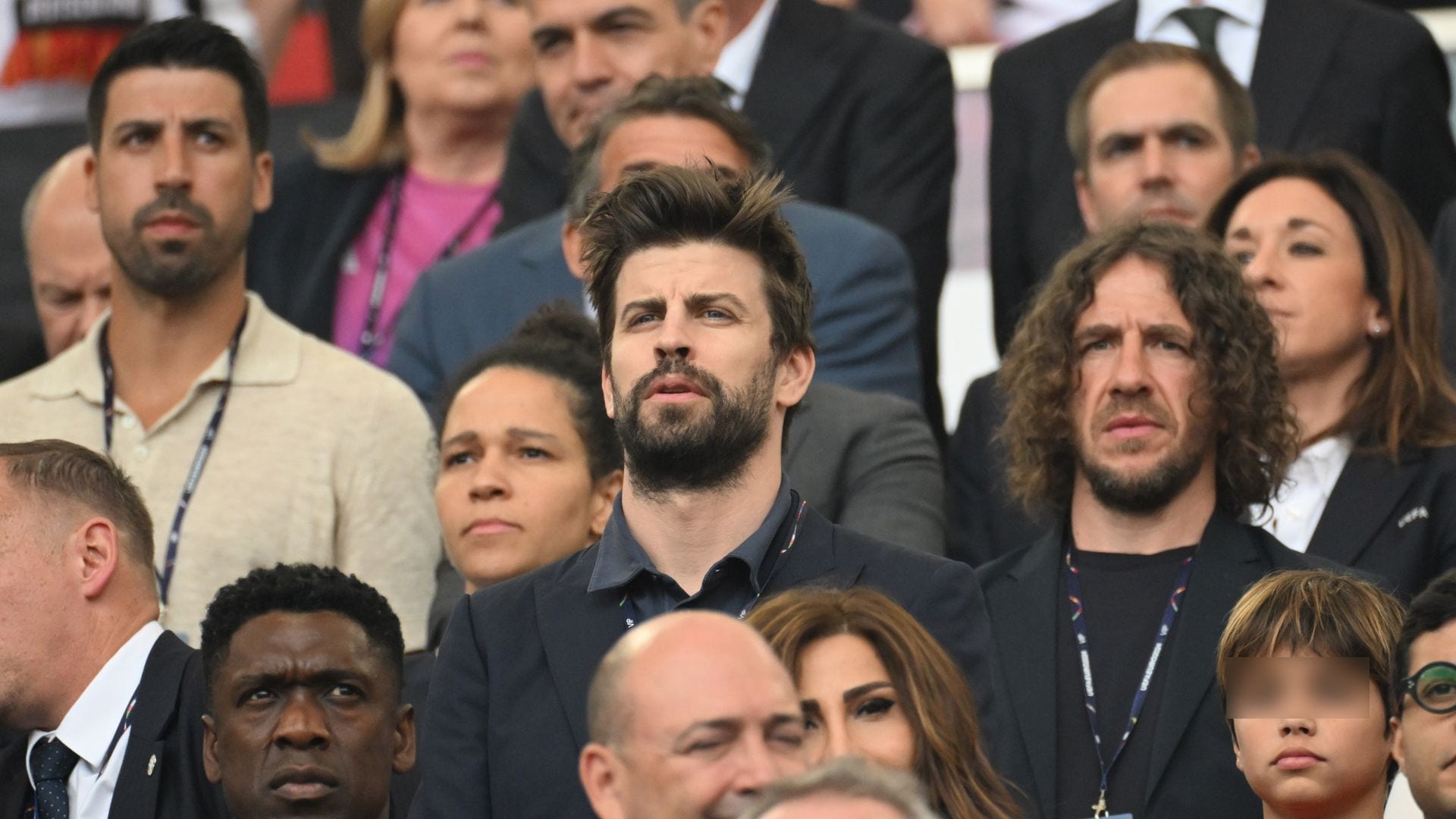 Gerard Piqué con Carles Puyol y Milan