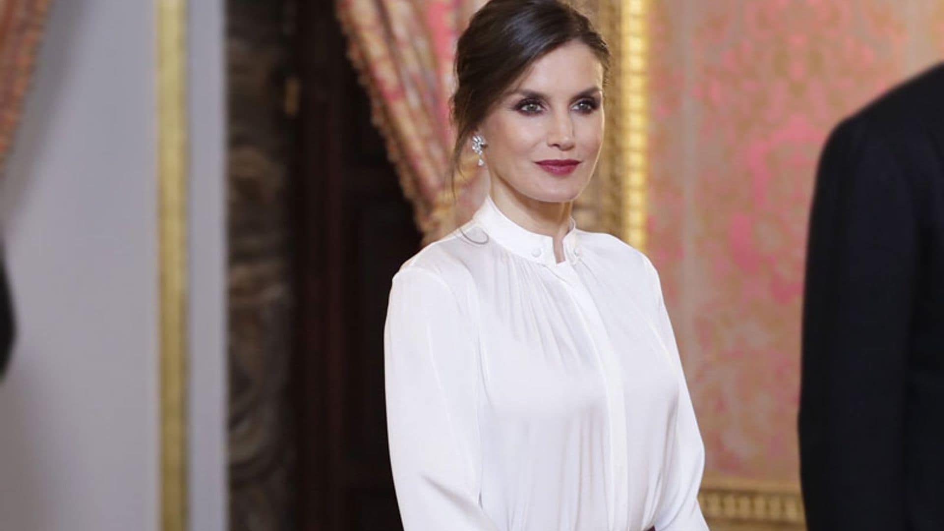 La elección sin precedentes de la Reina para su look 'más diplomático'