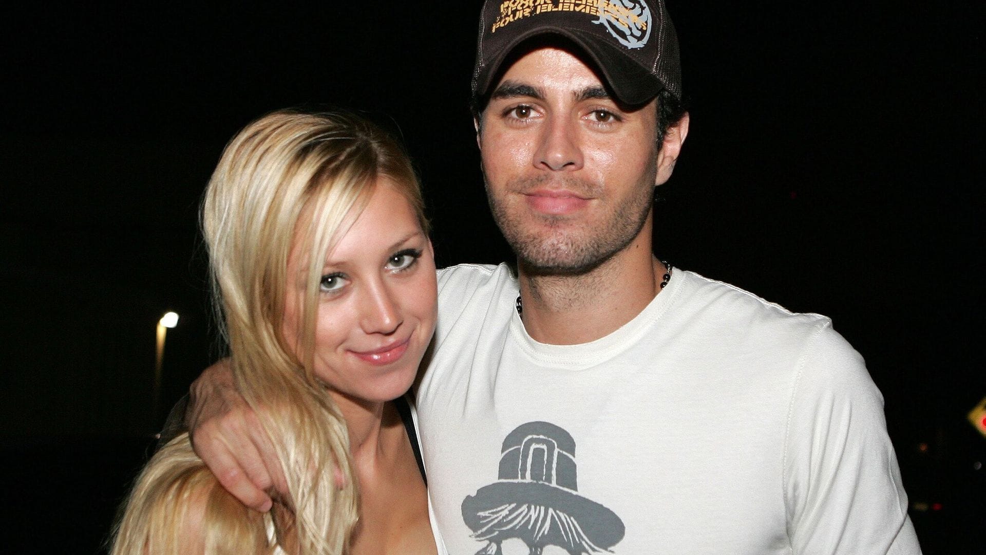 Enrique Iglesias es el rey del humor con los divertidos pases backstage para Anna Kournikova