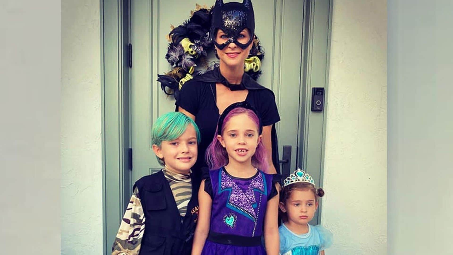 'Catwoman', una rockera... Magdalena de Suecia se disfraza con sus hijos
